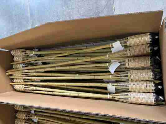 Природный бамбуковый факел с заменяемым стекловолокнистым колючом - для вечеринки на заднем дворе, свадьбы, освещения дорожки